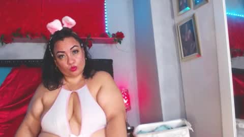 Snapshot of im_helenn_ chatting on December 6, 9:46 pm Hellen online show from December 6, 9:46 pm