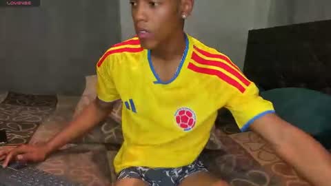 Snapshot of im_jean94xxx chatting on June 18, 12:00 am Jean John online show from June 18, 12:00 am