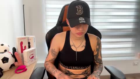 Laia online show from January 19, 8:30 pm