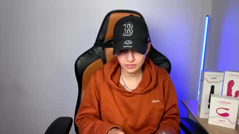 Laia online show from January 28, 4:08 am