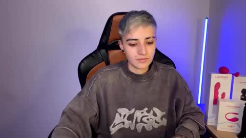 Laia online show from February 1, 2:58 am