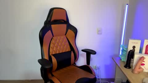 Laia online show from February 8, 10:07 am