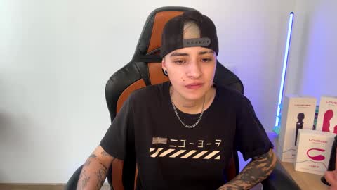 Laia online show from February 8, 8:53 pm