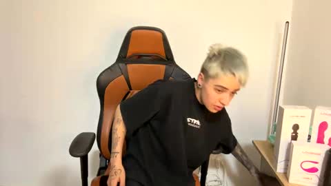 Laia online show from February 9, 10:09 am