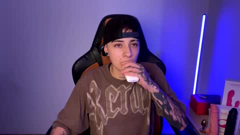 Laia online show from March 4, 5:21 am