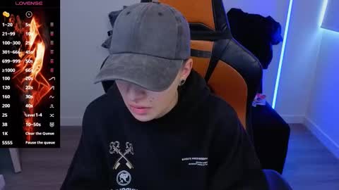 Laia online show from November 2, 9:17 pm