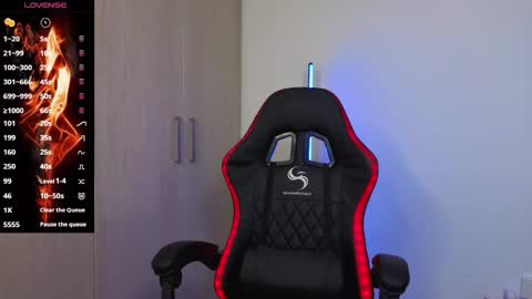 Laia online show from December 16, 10:15 pm