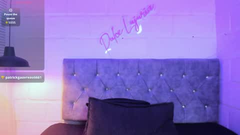 Mia online show from April 6, 5:25 pm