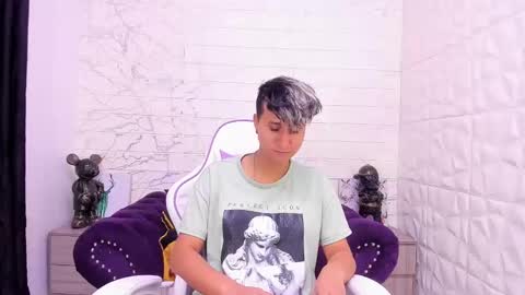 Snapshot of im_milan_rs chatting on February 19, 3:28 am im_milan_rs online show from February 19, 3:28 am