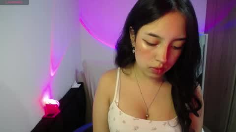 Snapshot of im_misssilver chatting on October 18, 2:14 am im_misssilver online show from October 18, 2:14 am