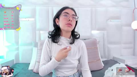 Moly  online show from November 23, 1:33 pm