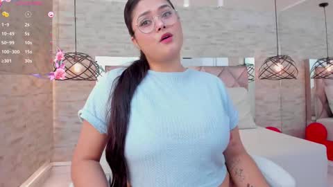 im mou  online show from February 19, 12:44 pm