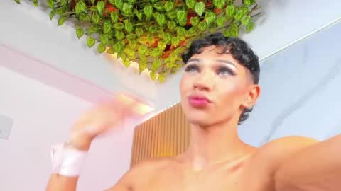 im_sebaslopez online show from May 16, 1:13 am