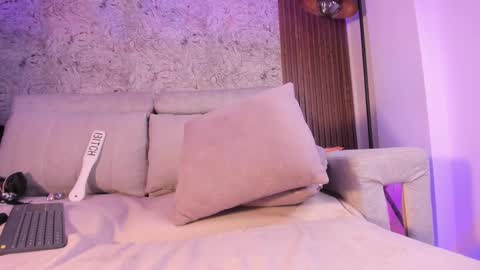 im_tyra online show from December 11, 8:47 am