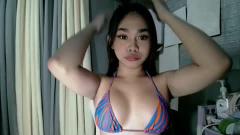 Snapshot of im_ur_future_wife69 chatting on April 9, 9:04 am im_ur_future_wife69 online show from April 9, 9:04 am