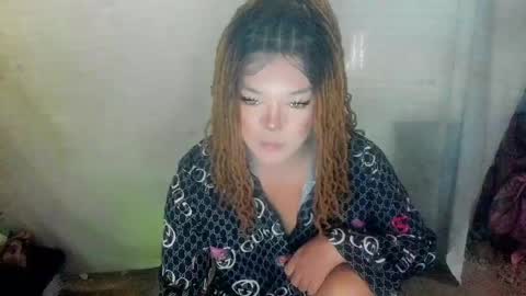 ella may online show from July 27, 1:23 am