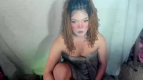 ella may online show from August 1, 4:12 am