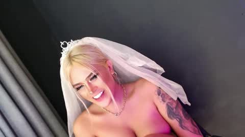 Snapshot of im_ur_nightmare chatting on December 5, 1:14 am Candy Moore online show from December 5, 1:14 am