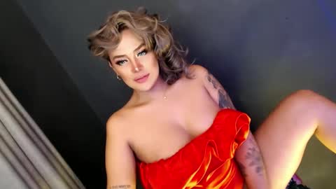 Snapshot of im_ur_nightmare chatting on January 7, 5:33 am Candy Moore online show from January 7, 5:33 am