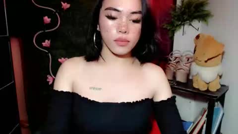 Snapshot of im_urlovergirlxxx chatting on November 8, 9:20 am Hii love online show from November 8, 9:20 am