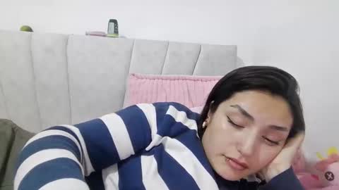 Snapshot of im_yourprincess chatting on December 16, 3:50 pm ana online show from December 16, 3:50 pm