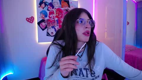 Snapshot of imchloe_ chatting on September 13, 8:52 pm Chloe online show from September 13, 8:52 pm
