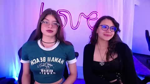 Snapshot of imchloe_ chatting on October 10, 9:25 pm Chloe online show from October 10, 9:25 pm