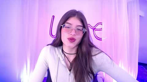 Snapshot of imchloe_ chatting on October 16, 9:27 pm Chloe online show from October 16, 9:27 pm