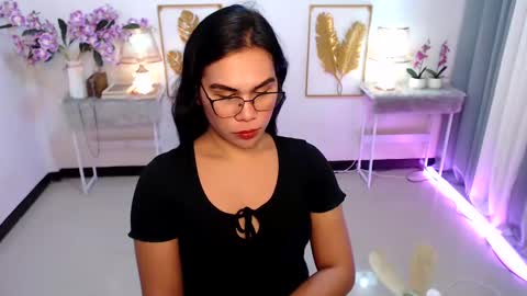 Ashley online show from December 1, 7:36 pm