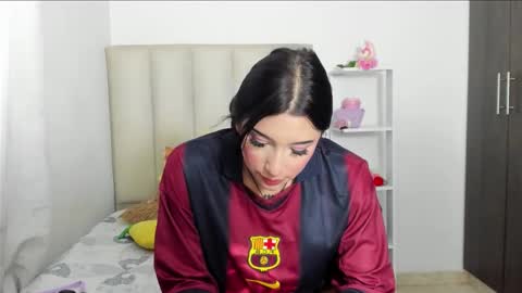 imemily444_ online show from February 6, 10:24 pm