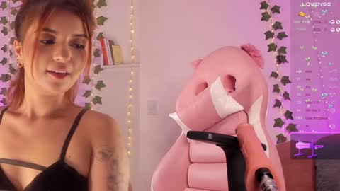 Lissa Morgan MODEL INDEPENDENT online show from January 3, 9:04 am