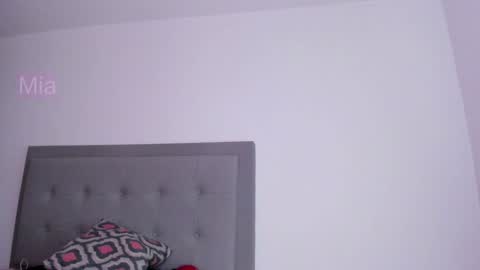 mia ---------  COL TIME online show from February 9, 1:44 am