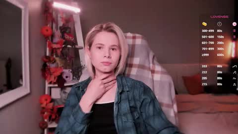 Mia online show from November 9, 10:13 am