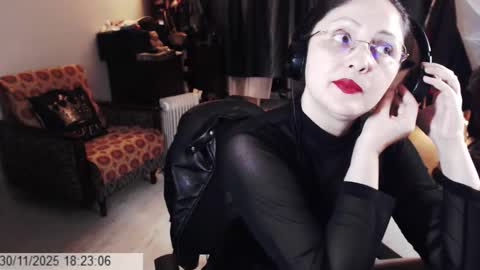 Empress online show from November 30, 4:22 pm