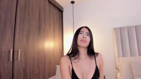 sarah online show from November 27, 6:32 pm