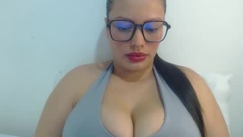 imsweetlips online show from November 7, 5:24 pm