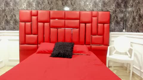 Snapshot of imyourdirtymilf chatting on October 4, 7:23 pm Karina online show from October 4, 7:23 pm