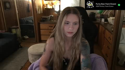 Carter online show from December 10, 3:20 am