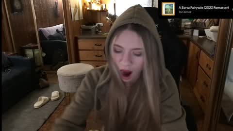 Carter online show from December 24, 3:49 am