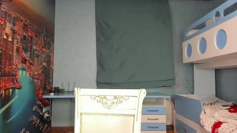 Snapshot of incredible__shell_ chatting on May 17, 6:59 pm Masha online show from May 17, 6:59 pm