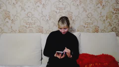 incredible_ariela online show from January 17, 1:35 pm