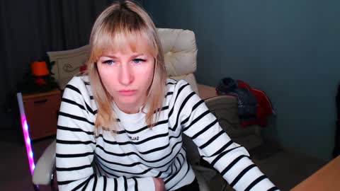 incredible_ariela online show from January 18, 9:24 am