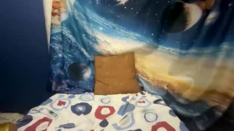 Snapshot of incredulous1708 chatting on October 29, 2:36 am incredulous1708 online show from October 29, 2:36 am