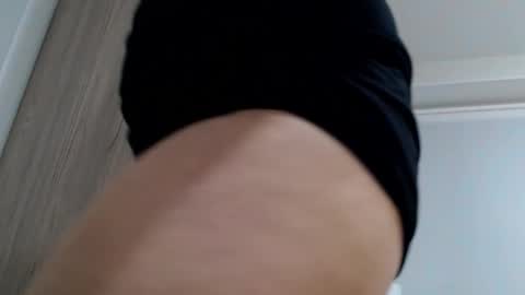 Della online show from October 16, 5:03 pm