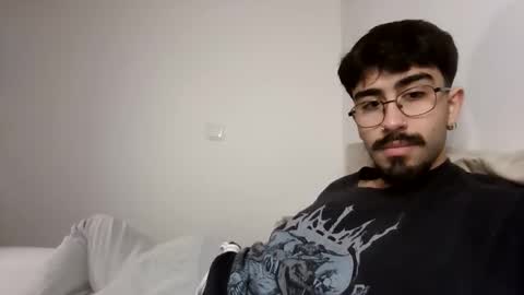 Snapshot of incubusszz chatting on December 14, 12:55 pm incubus online show from December 14, 12:55 pm