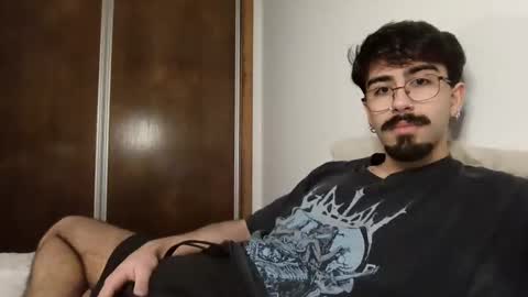 Snapshot of incubusszz chatting on January 17, 8:34 am incubus online show from January 17, 8:34 am