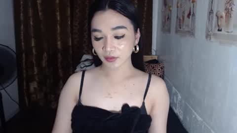 indestructabletrixie online show from January 4, 11:11 am