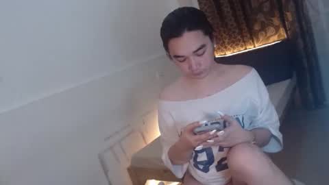 Snapshot of indestructabletrixie chatting on February 19, 9:33 pm indestructabletrixie online show from February 19, 9:33 pm