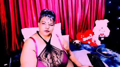 Snapshot of indian_rubyxx chatting on October 18, 5:14 pm indian_rubyxx online show from October 18, 5:14 pm