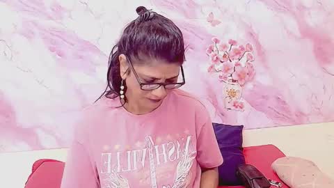 Snapshot of indianallure chatting on February 9, 5:33 am Femiez online show from February 9, 5:33 am